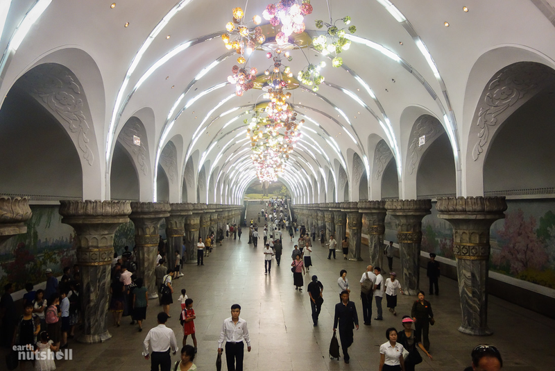 Illustration for article titled Un paseo por las estaciones prohibidas del enigmático metro de Corea del Norte
